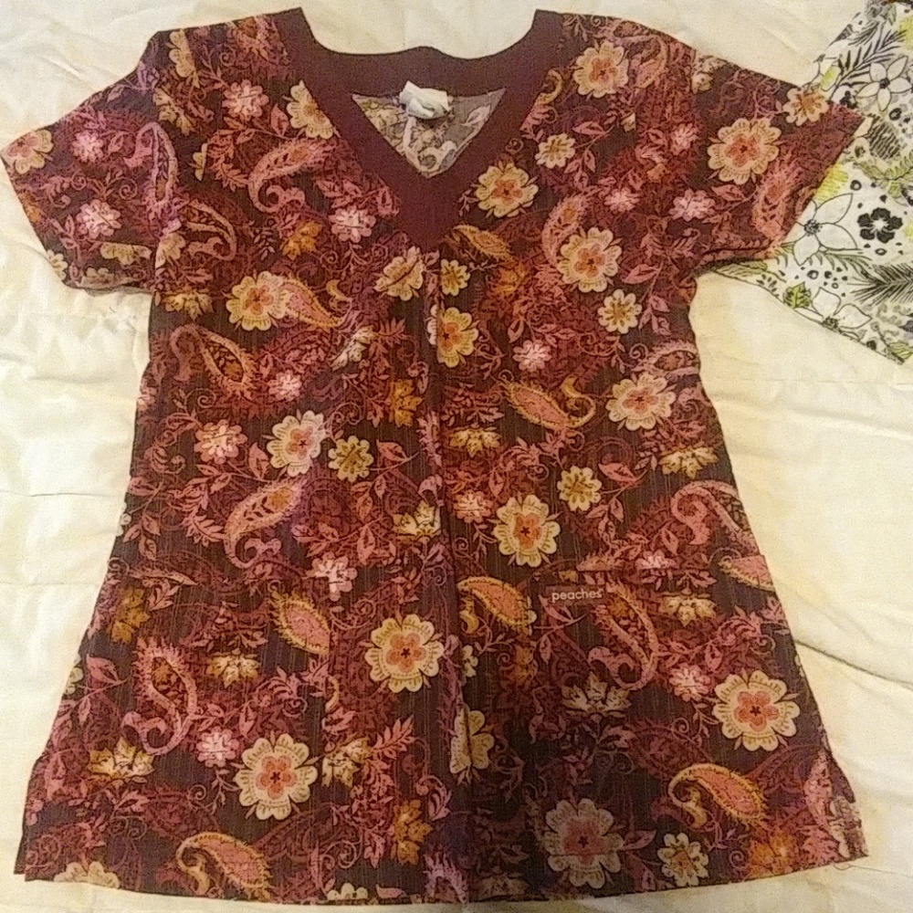 Scrub top bundle - Picture 2 of 4